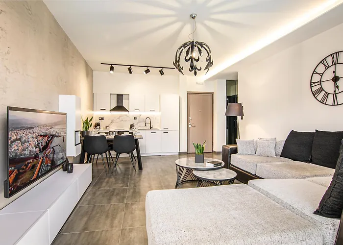 Flats Avenue 236