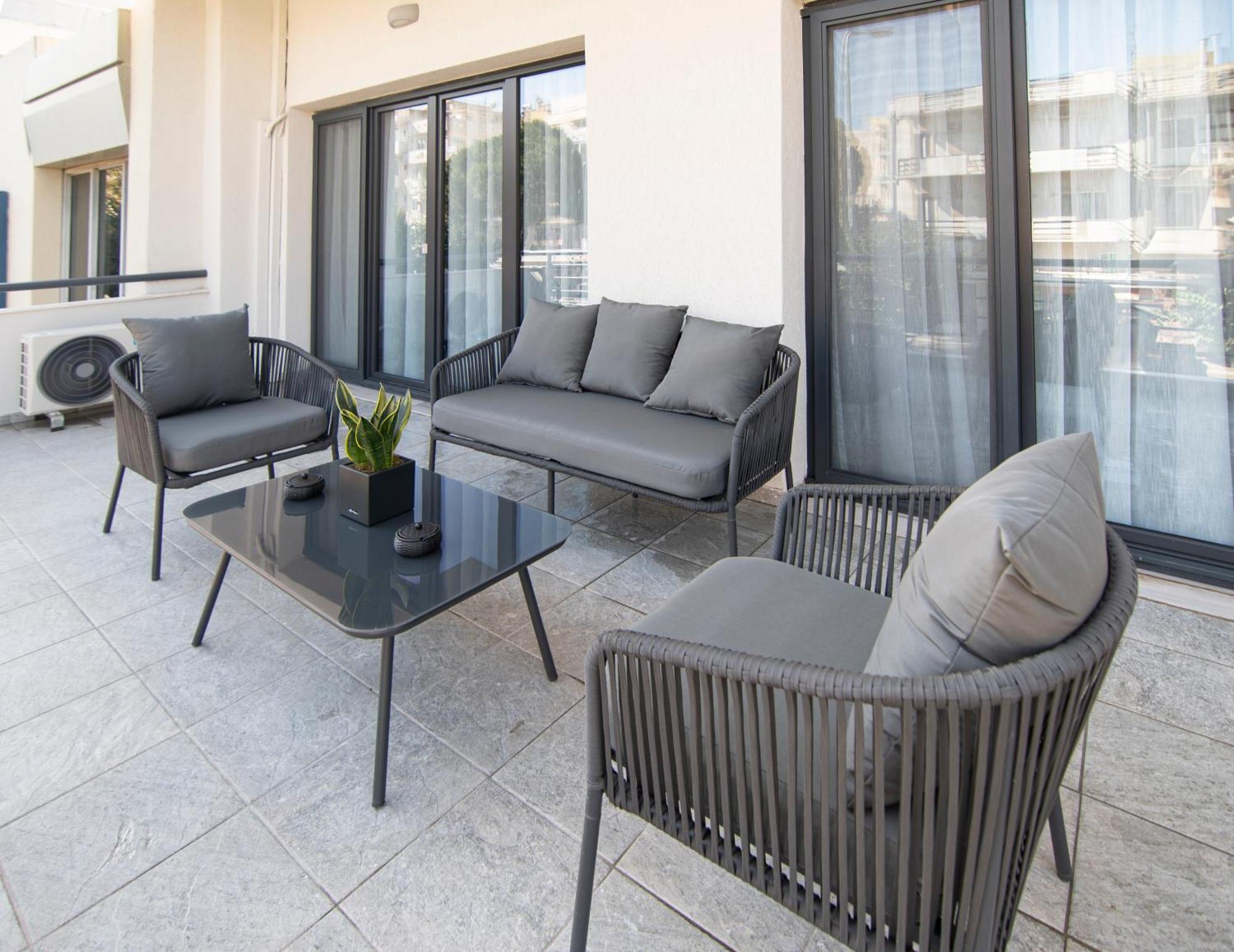 Flats Avenue 236 Apartment *